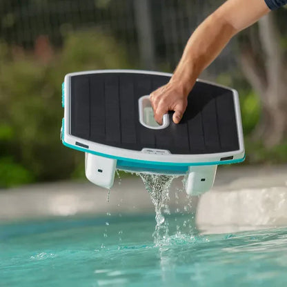 Dolphin Automated Solar Powered Skimmer